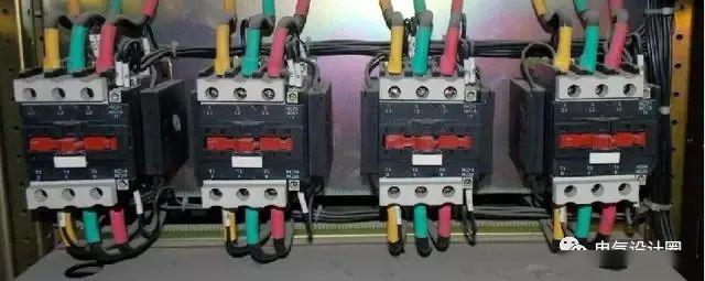 配電室中有哪些類型的低壓配電柜電壓?配電柜主要內部組件是什么?