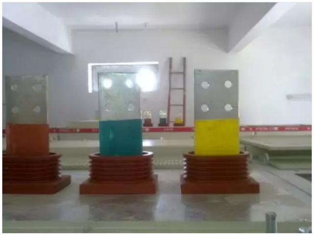 高壓開(kāi)關(guān)柜安裝過(guò)程及注意事項(xiàng)詳細(xì)說(shuō)明,有插圖,非常實(shí)用!