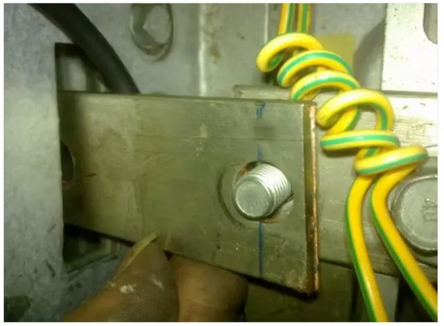 高壓開(kāi)關(guān)柜安裝過(guò)程及注意事項(xiàng)詳細(xì)說(shuō)明,有插圖,非常實(shí)用!