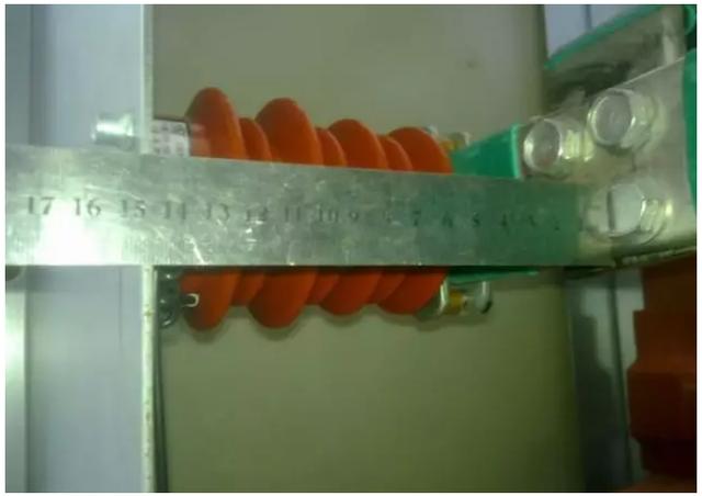 高壓開(kāi)關(guān)柜安裝過(guò)程及注意事項(xiàng)詳細(xì)說(shuō)明,有插圖,非常實(shí)用!