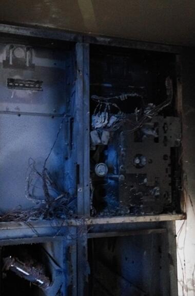 高壓開關柜當你長時間處于潮濕環境中會發生什么?