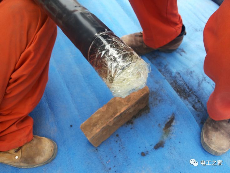 一條完成開關柜安裝，電纜橋架施工，電纜敷設及布線施工，照明配電箱施工