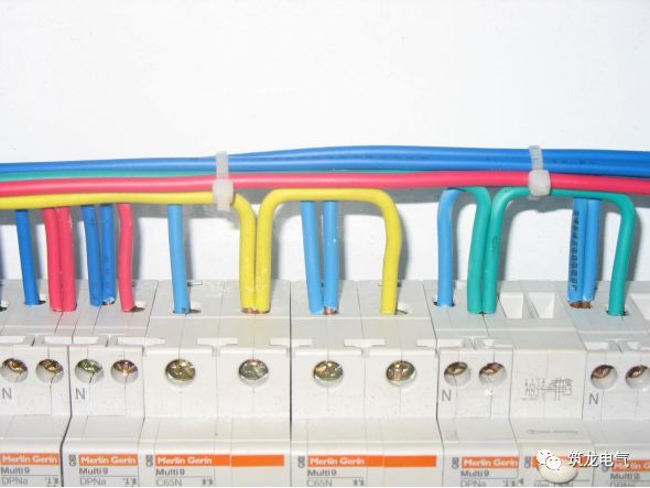 《建筑電氣工程施工質(zhì)量驗收規(guī)范》GB50303-2015 配電箱(機柜)安裝詳細(xì)說明！