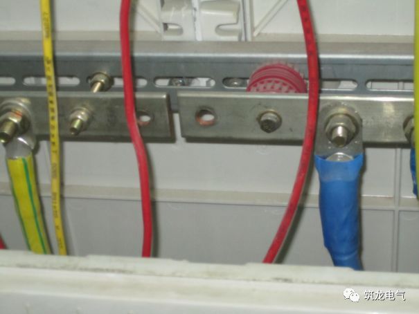 《建筑電氣工程施工質(zhì)量驗收規(guī)范》GB50303-2015 配電箱(機柜)安裝詳細(xì)說明！