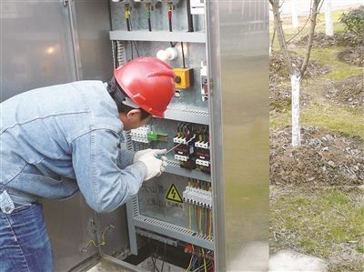 為什么市場上常見的配電箱全金屬板底盤?